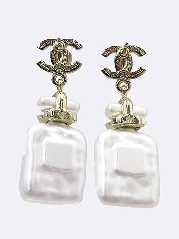 ABA840B bottle pendant COCO logo decoration earrings - CHANEL - BALAAN 3