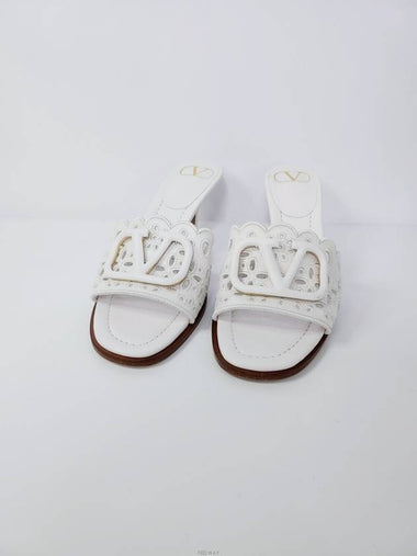 Used luxury goods DHLUX V logo white women s sandals 37 235 - VALENTINO - BALAAN 1