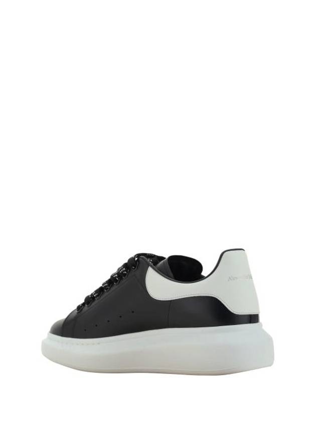 Oversized Leather Tab Low Top Sneakers Black - ALEXANDER MCQUEEN - BALAAN 4