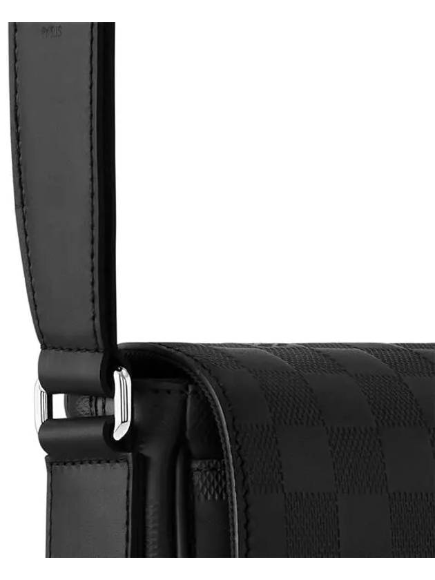 District PM Messenger Bag Black - LOUIS VUITTON - BALAAN 6