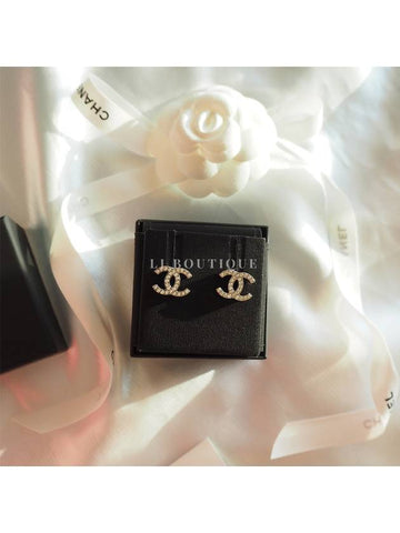 CC logo silver crystal earrings ABE935 - CHANEL - BALAAN 1