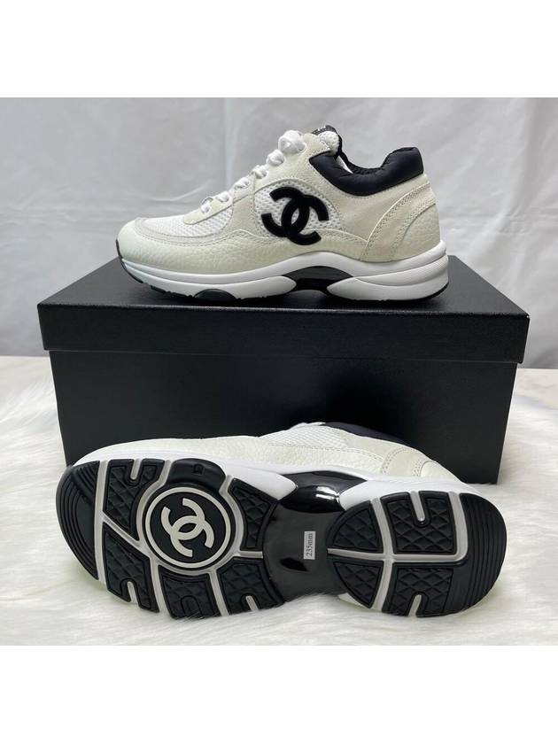 CC logo white women s sneakers - CHANEL - BALAAN 5