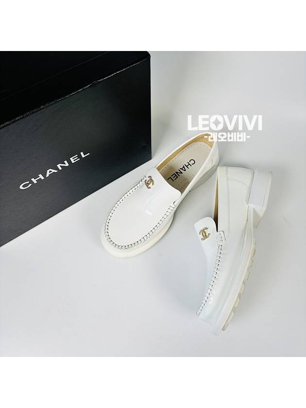 CC Logo Pearl Patent Loafer White 37 G39447 - CHANEL - BALAAN 4