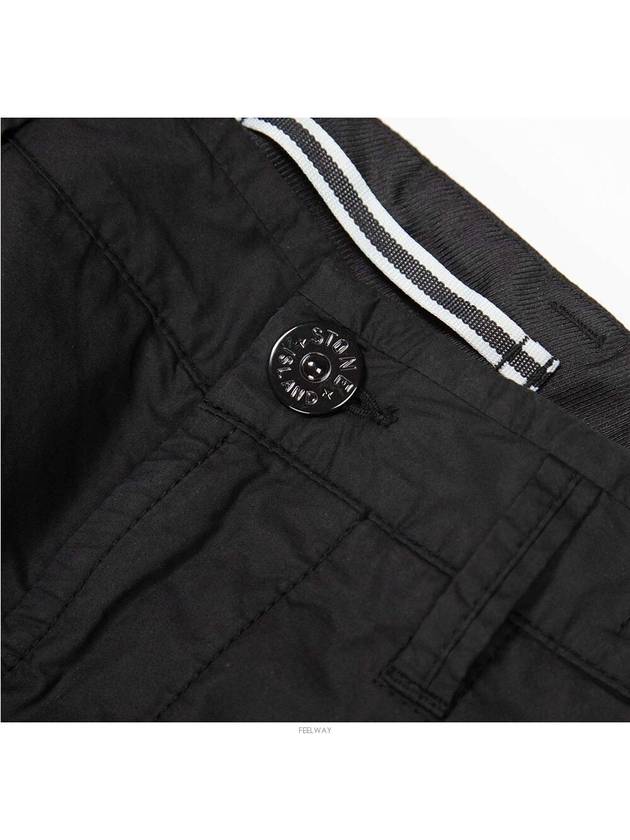 Men's Logo Patch Cargo Shorts Black - STONE ISLAND - BALAAN 6