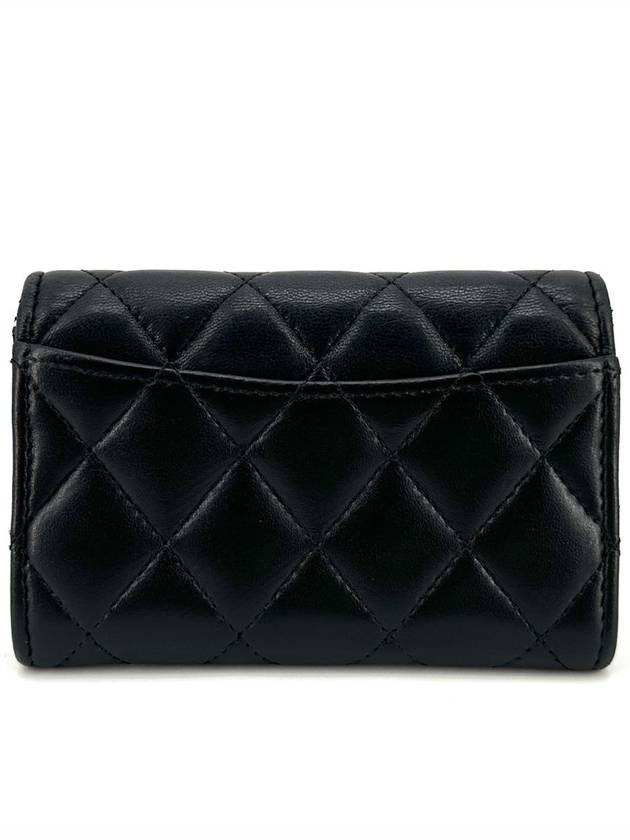 Lambskin silver flap card wallet - CHANEL - BALAAN 5