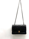 Lambskin classic medium shoulder bag - CHANEL - BALAAN 7