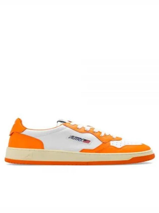 Men's Medalist Low Leather Sneakers Orange - AUTRY - BALAAN 2