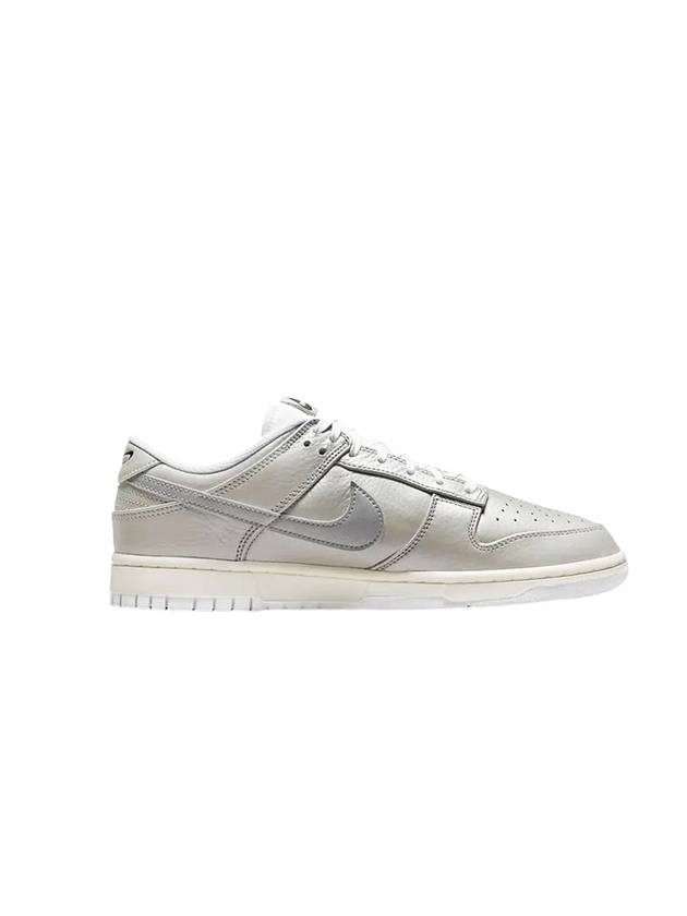 Dunk Low Top Sneakers Metallic Silver - NIKE - BALAAN 1