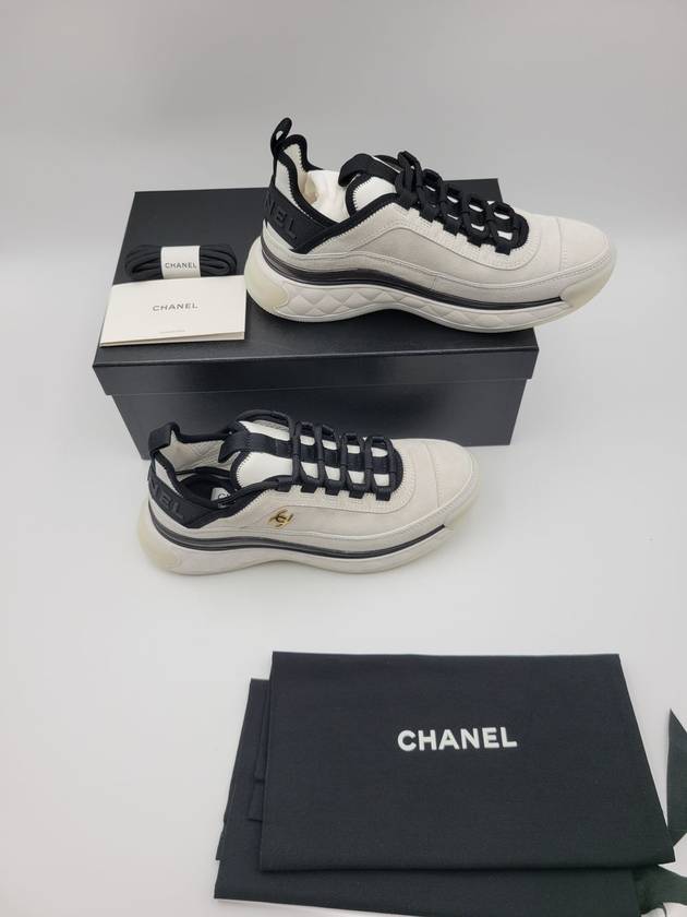 Logo Mixed Fibers Suede Low Top Sneakers White - CHANEL - BALAAN 5