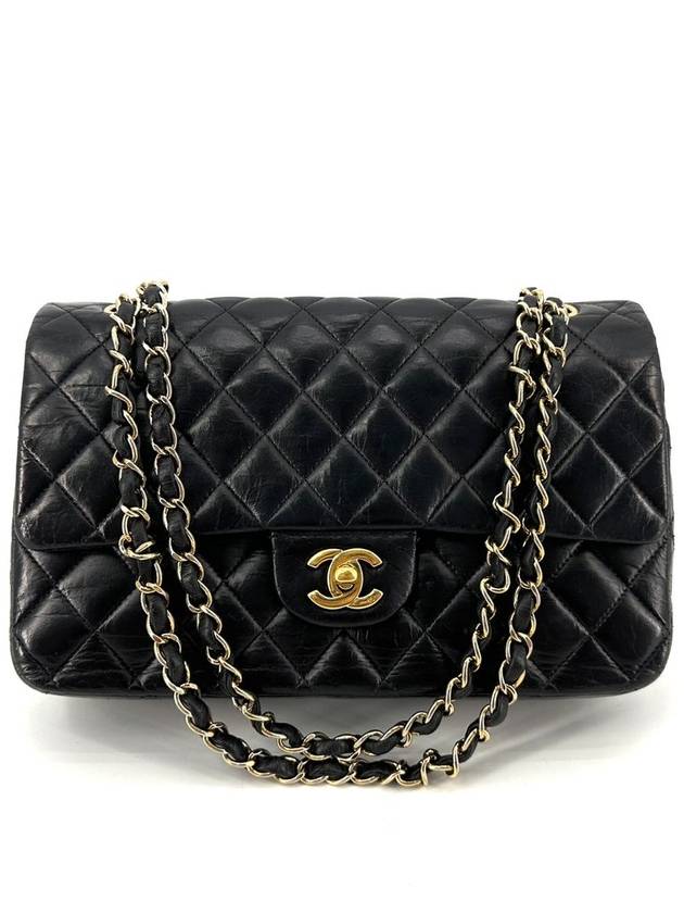 Lambskin classic medium shoulder bag - CHANEL - BALAAN 2