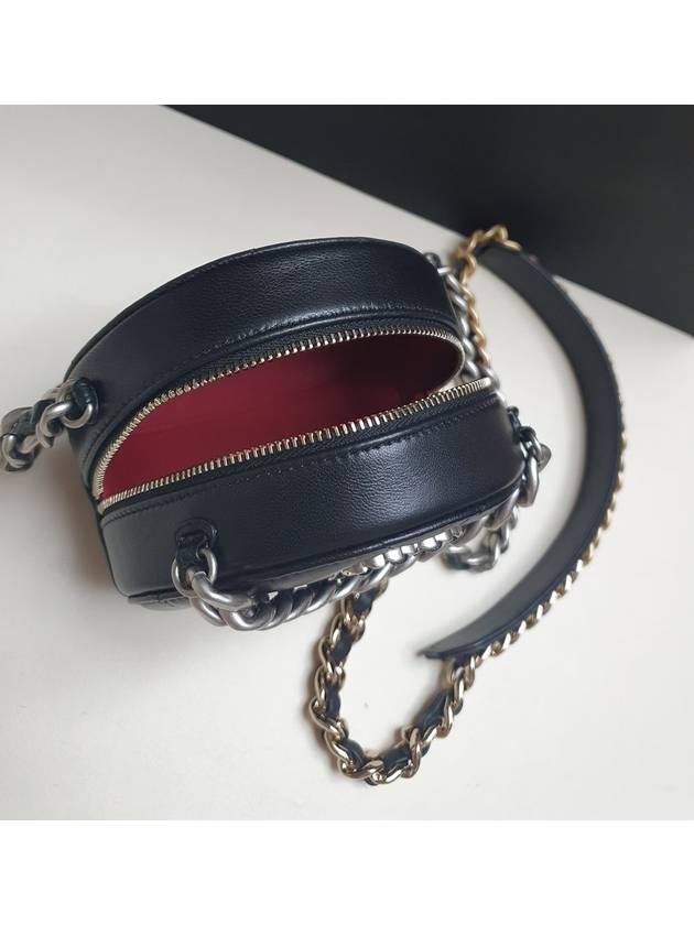 19 Lambskin Quilted Silver Chain Logo Tambourine Mini Bag Black - CHANEL - BALAAN.