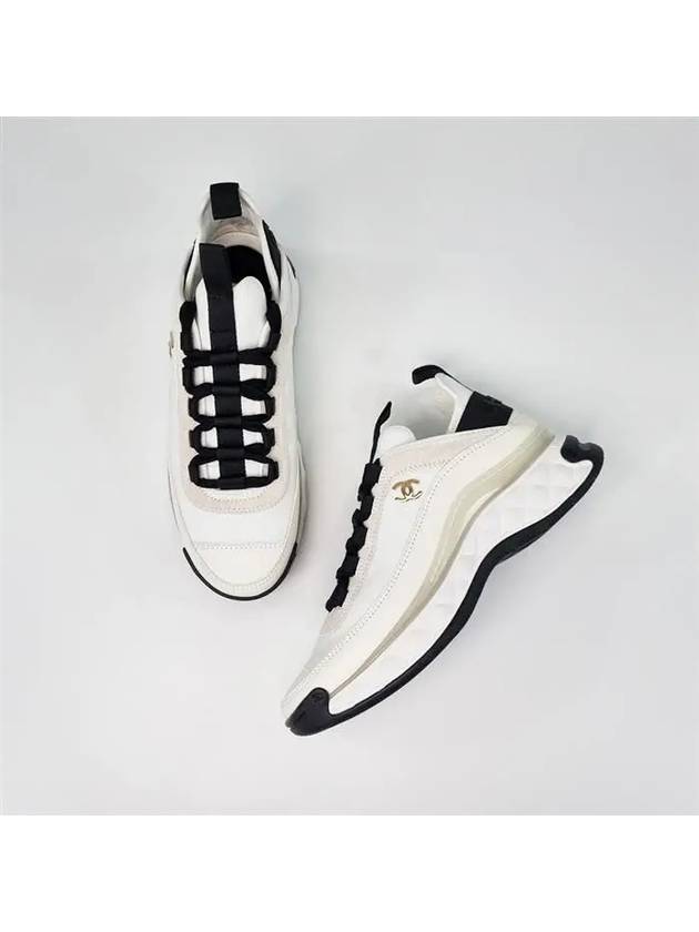 Mixed Fibers Velvet Calfskin Low Top Sneakers Ivory - CHANEL - BALAAN 4