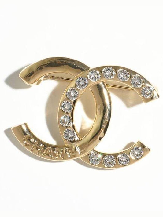 CC logo cubic line lettering brooch ABD106 gold plated - CHANEL - BALAAN 2