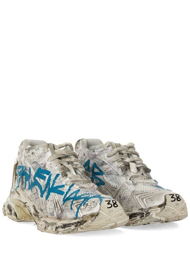 Runner Graffiti Low Top Sneakers White - BALENCIAGA - BALAAN 4