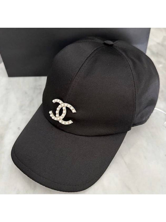 CC logo pearl hat ball cap black - CHANEL - BALAAN 1