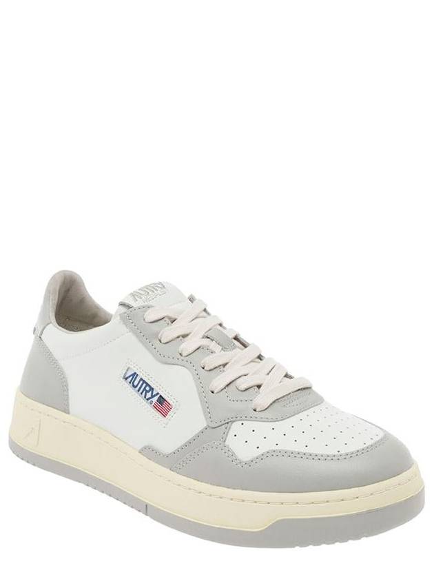 'Medalist' White And Grey Low Top Sneakers With Logo Detail In Leather Man - AUTRY - BALAAN 2