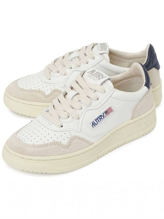 Women's Leather Suede Medalist Low Top Sneakers White Blue - AUTRY - BALAAN 2