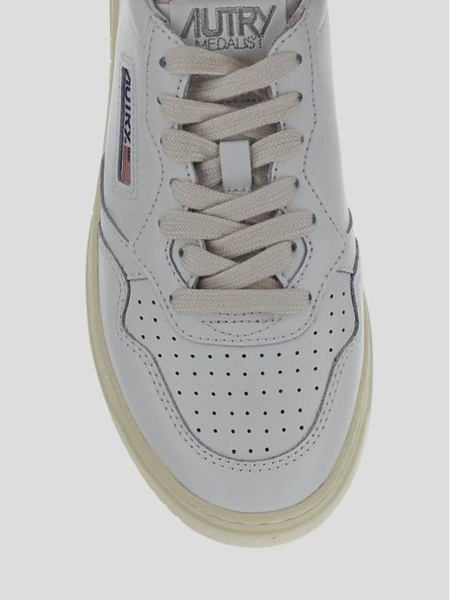 Medalist Blue Tab Low Top Sneakers White - AUTRY - BALAAN 5