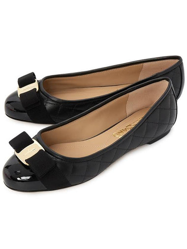 Ferragamo VARINAQ NERO 0672100 D Women s Flat Shoes - SALVATORE FERRAGAMO - BALAAN 1