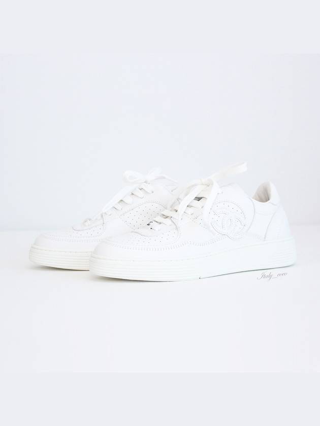 CC Logo Calfskin Low Top Sneakers White - CHANEL - BALAAN 6