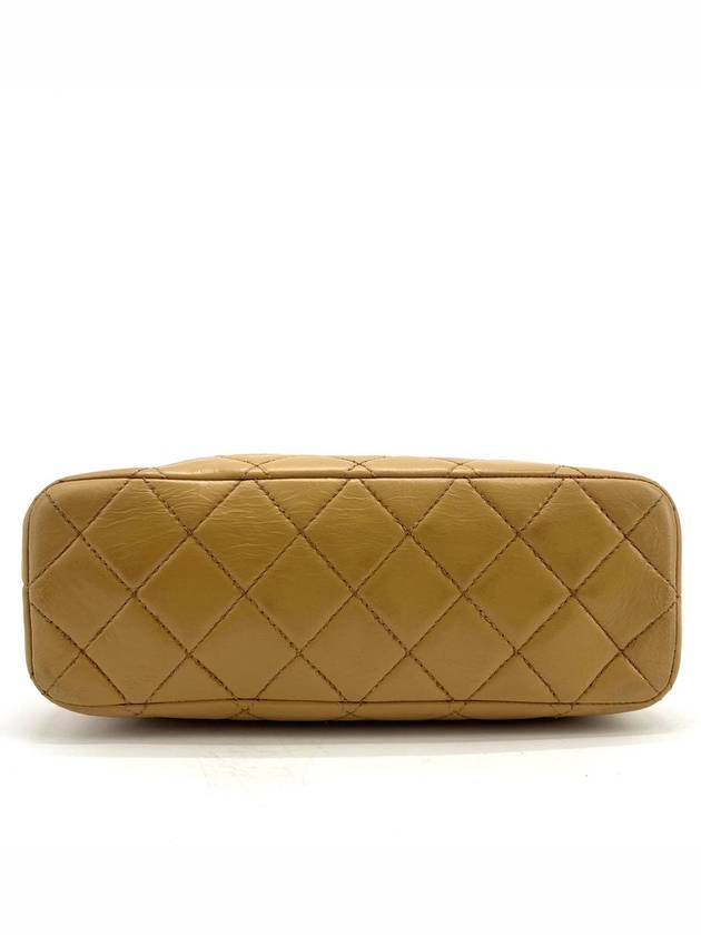 Lambskin quilted shoulder bag - CHANEL - BALAAN 6