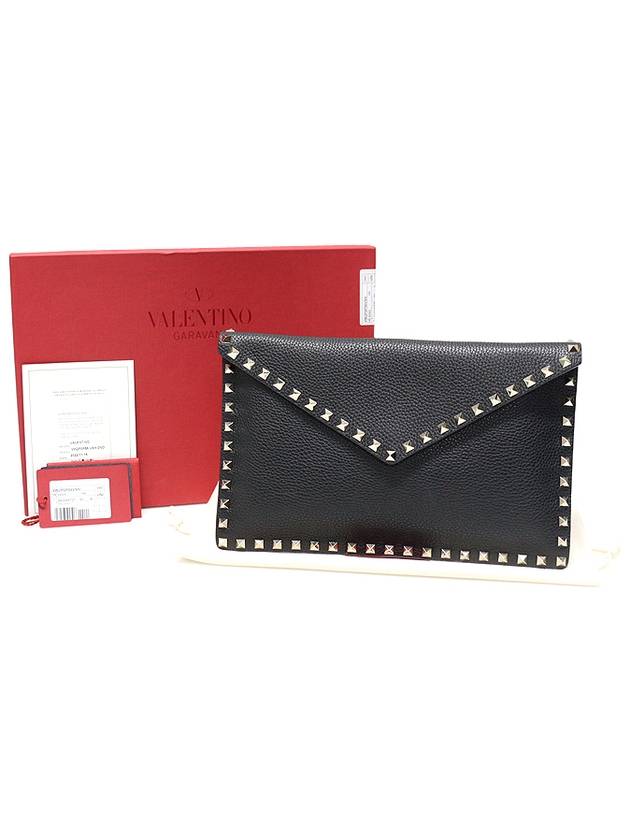 VW2P0P56VSH Black Stampa Alce Calfskin Gold Rockstud Envelope Pouch Clutch - VALENTINO - BALAAN 2