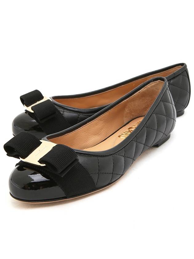 Varina Quilting Leather Ballet Flat Black - SALVATORE FERRAGAMO - BALAAN 2