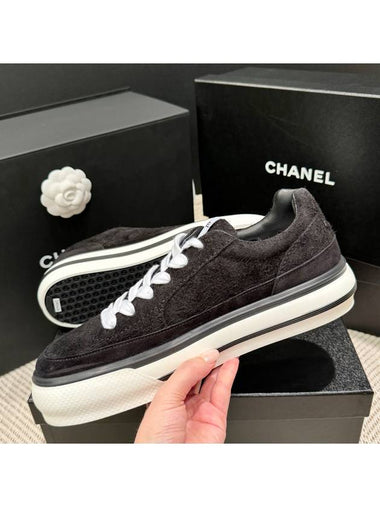 Men's Sneakers CC Point Suede Black - CHANEL - BALAAN 1