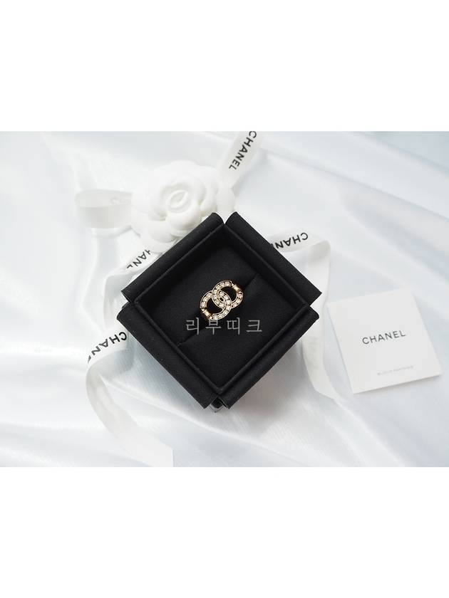 CC Logo Crystal Gold Ring Ring AB5671 - CHANEL - BALAAN 8