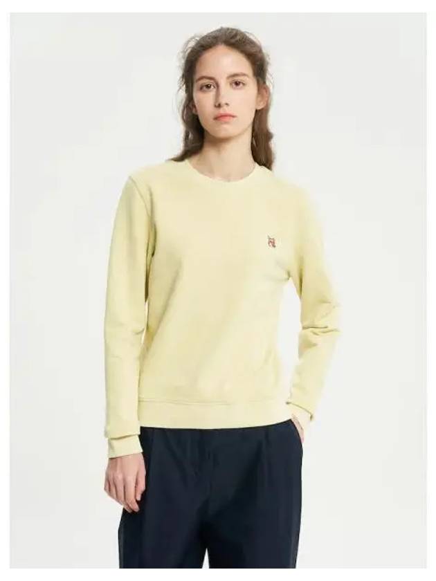 Women s Foxhead Patch Regular Sweatshirt Chalk Yellow Domestic Product GM0024020141054 - MAISON KITSUNE - BALAAN 1