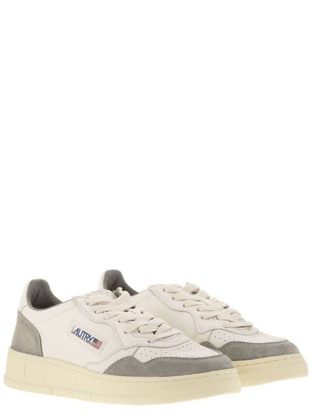 MEDALIST LOW - White leather and suede sneakers in powder - AUTRY - BALAAN 4