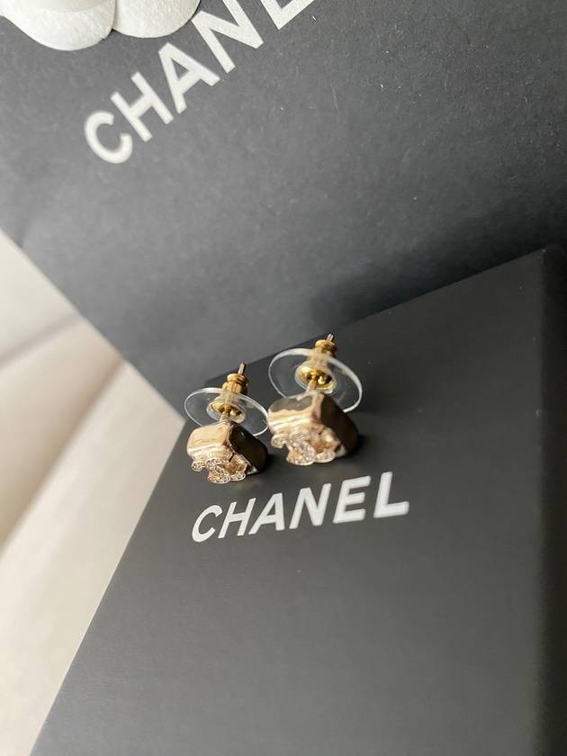 CC logo earrings square crystal earrings gold ABC831 - CHANEL - BALAAN 7