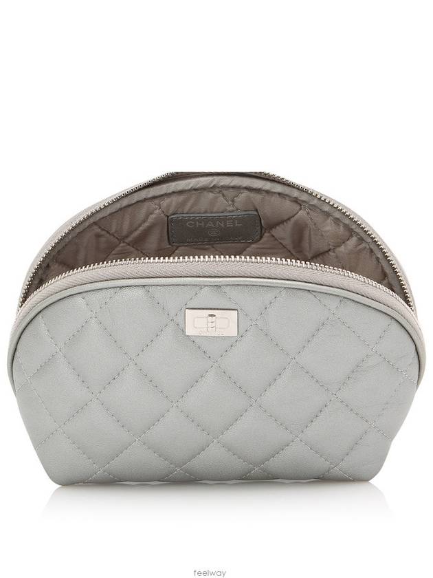 women pouch bag - CHANEL - BALAAN 9