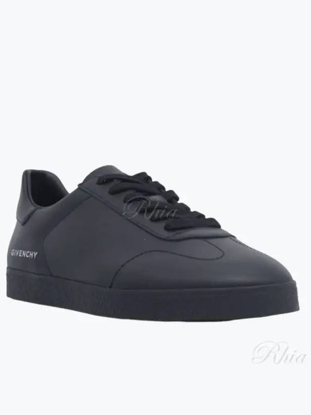 Logo Debossed Town Low Top Sneakers Black - GIVENCHY - BALAAN 2