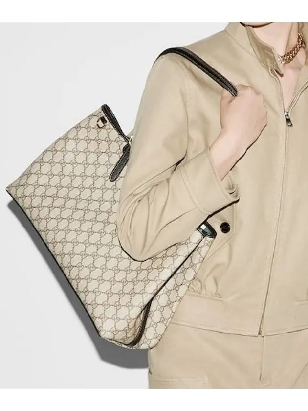 GG Emblem Medium Shoulder Bag Beige Black - GUCCI - BALAAN 5