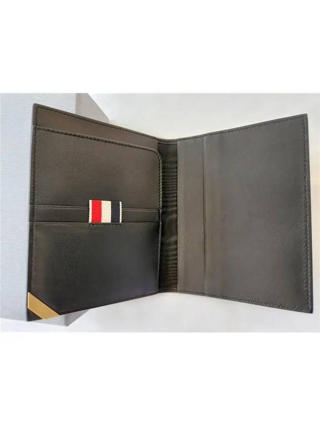 Three Stripes Logo Corner Passport Wallet Black - THOM BROWNE - BALAAN 4