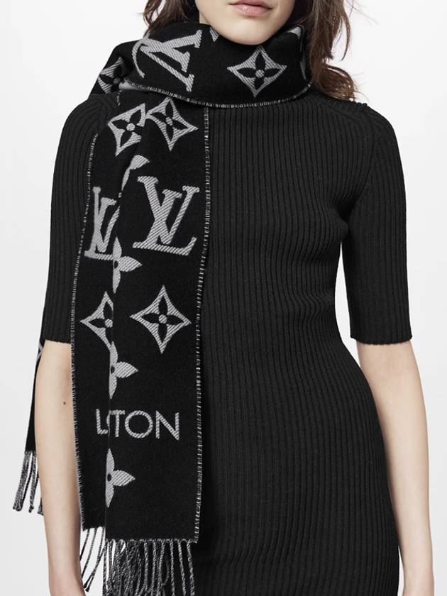 LV Essential Scarf Black - LOUIS VUITTON - BALAAN 5