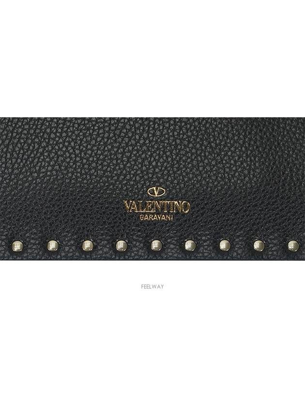 Rockstud Envelope Pouch Clutch Bag Black - VALENTINO - BALAAN.