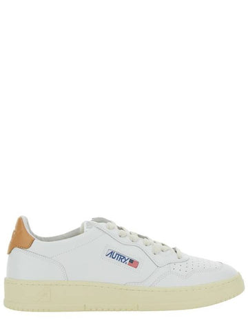 'Medalist Low' White Sneakers With Contrasting Heel Tab In Leather Man - AUTRY - BALAAN 1