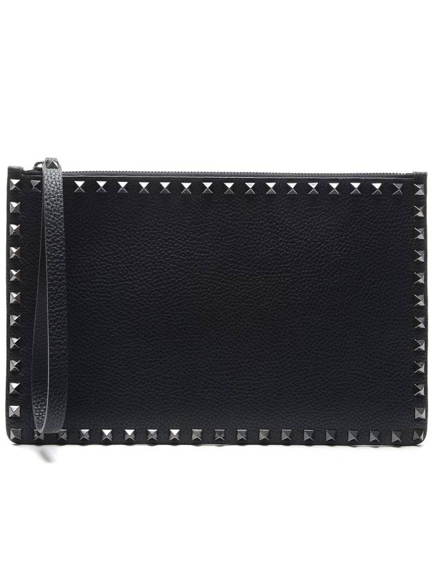 Rockstud Clutch Bag Black - VALENTINO - BALAAN.