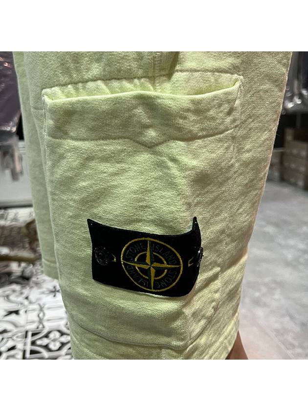 Men's OLD Treatment Logo Patch Cargo Bermuda Shorts Light Green - STONE ISLAND - BALAAN 7