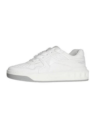 Logo Studded Low-Top Sneakers White - VALENTINO - BALAAN 1