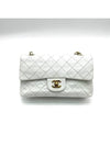 Lambskin classic medium shoulder bag - CHANEL - BALAAN 2