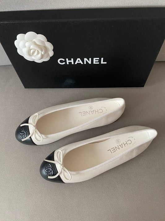 Ballerina Flat Shoes White Black G02819 - CHANEL - BALAAN 2