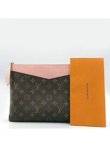 M62942 Clutch Bag - LOUIS VUITTON - BALAAN 1