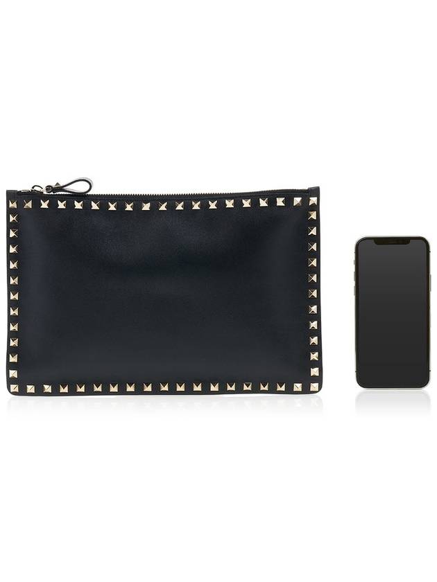 Rockstud Clutch Bag Black - VALENTINO - BALAAN 7