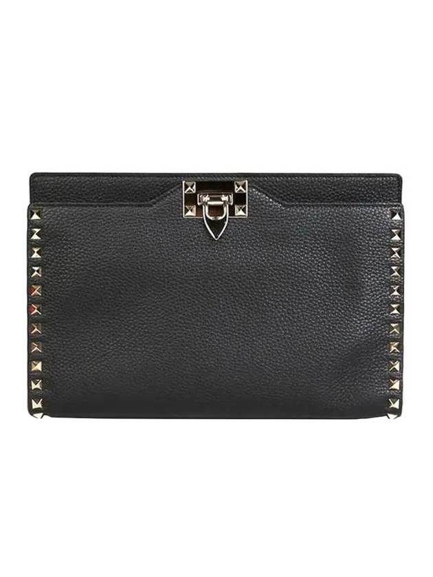 Rockstud Flap Clutch Bag Black - VALENTINO - BALAAN.