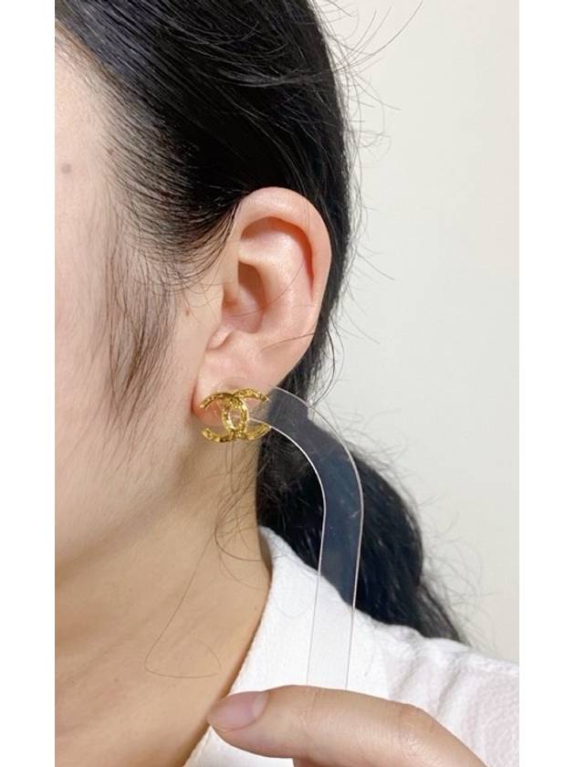 CC Logo Earrings Gold - CHANEL - BALAAN 5