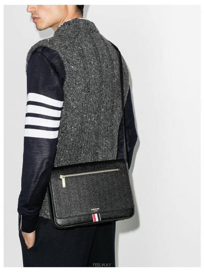 Tonal Strap Leather Reporter Cross Bag Black - THOM BROWNE - BALAAN 2