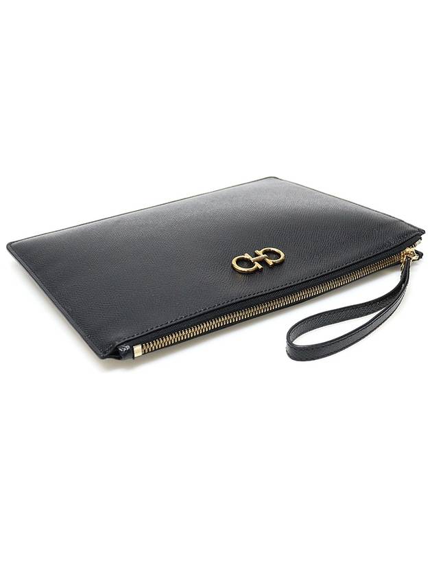 22 D781 Black hammered calfskin gold plated Gancini logo strap clutch - SALVATORE FERRAGAMO - BALAAN 3